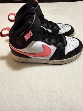 Nike Kids High-Top Sneakers in Black, White & Pink